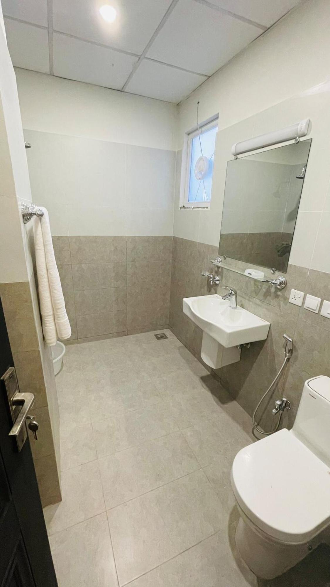Flat In Central Islamabad Exterior photo